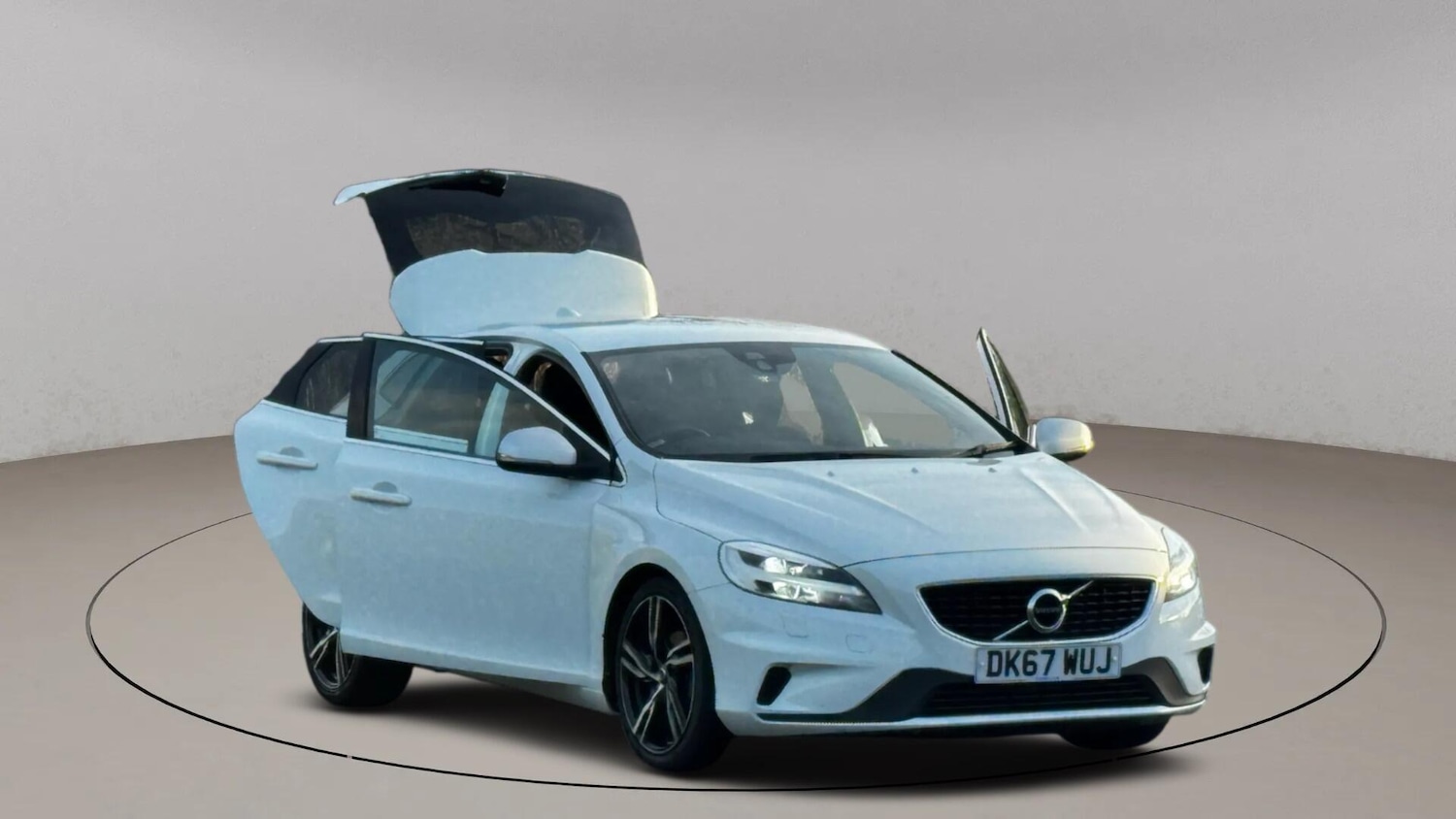 Used Volvo V40 2017 for sale - 77253996: Photo 8