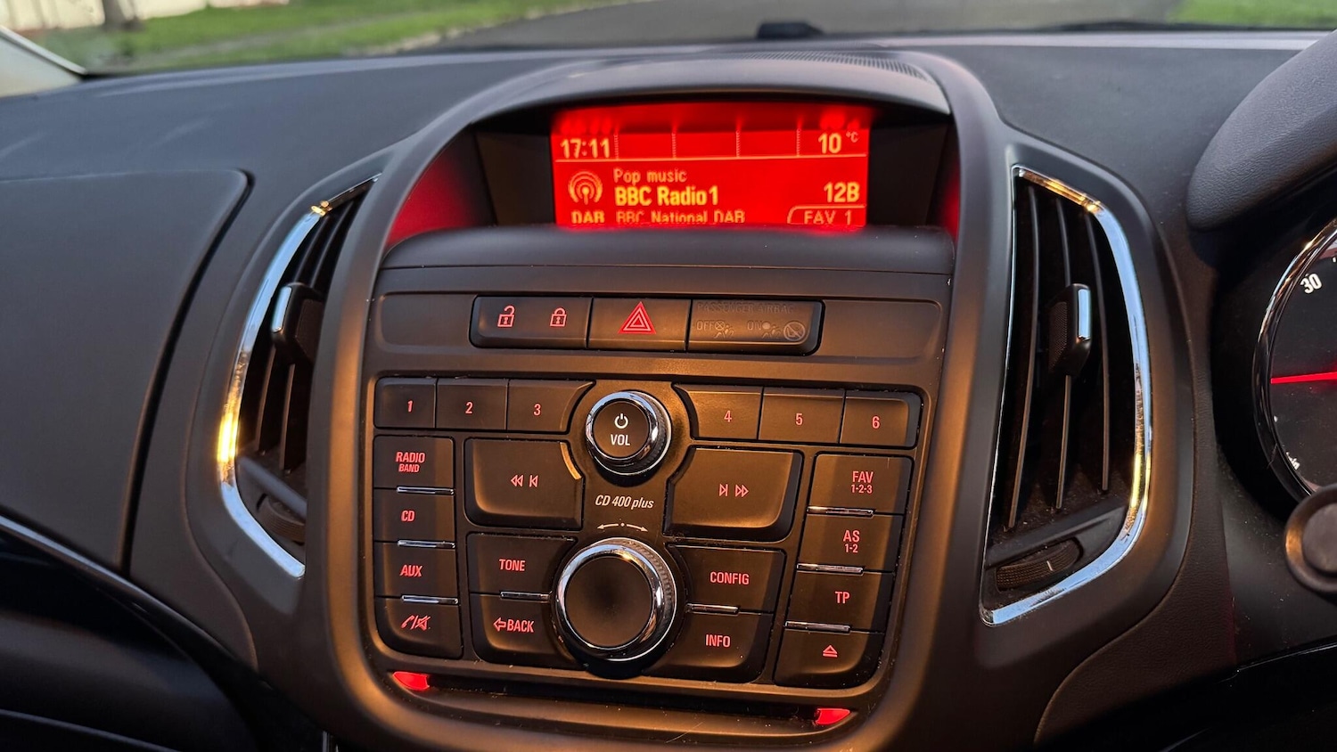 Used Vauxhall Zafira 2015 for sale - 76952258: Photo 23