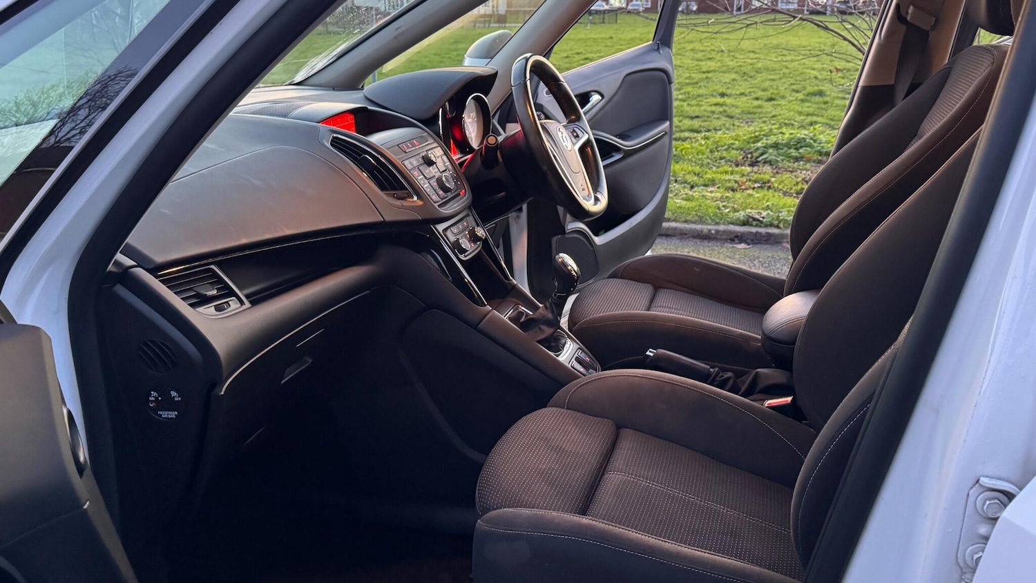 Used Vauxhall Zafira 2015 for sale - 76952258: Photo 26