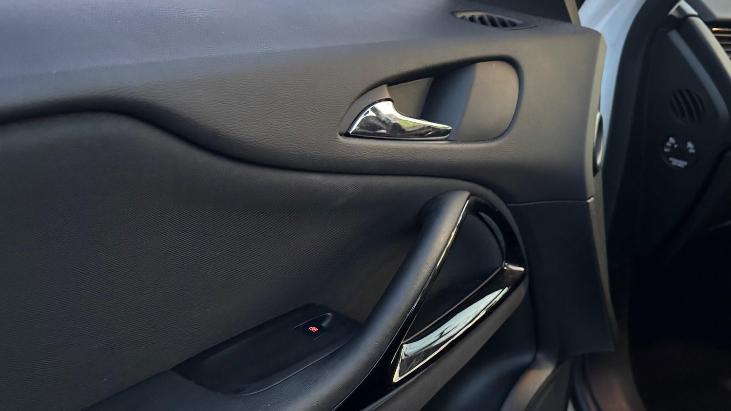 Used Vauxhall Zafira 2015 for sale - 76952258: Photo 28