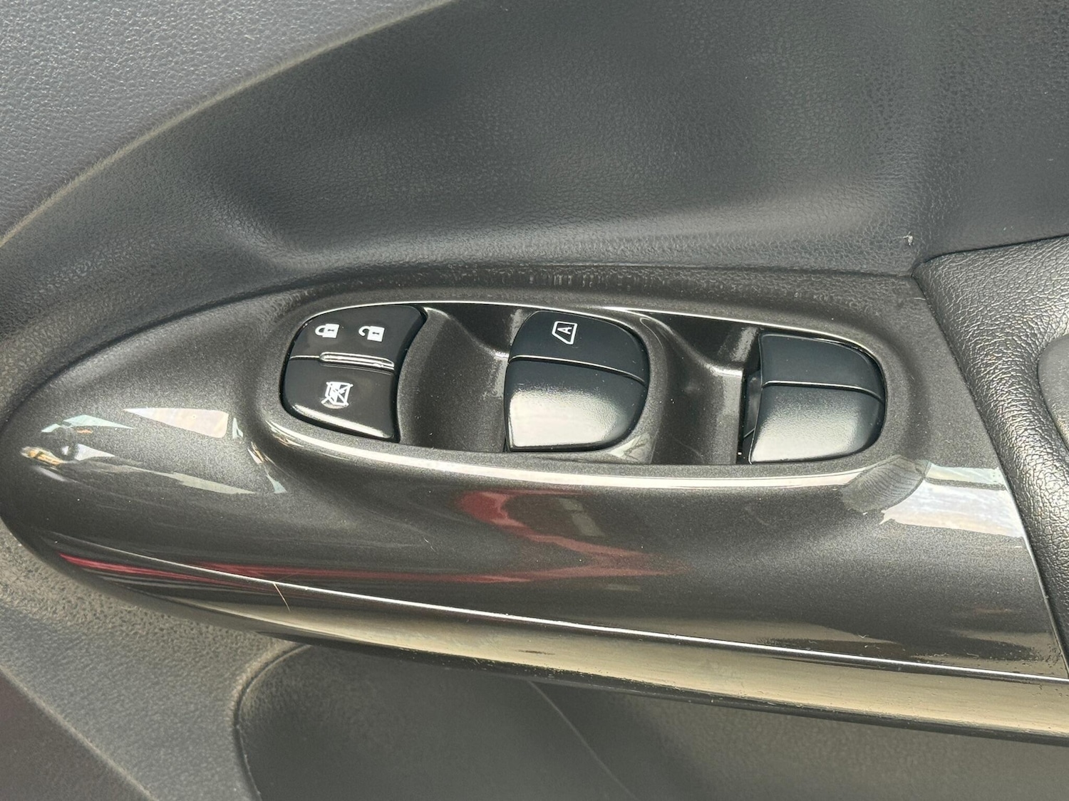 Used Nissan Juke 2016 for sale - 78100420: Photo 32