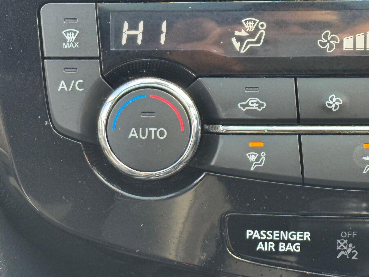 Used Nissan Qashqai 2017 for sale - 76585175: Photo 19