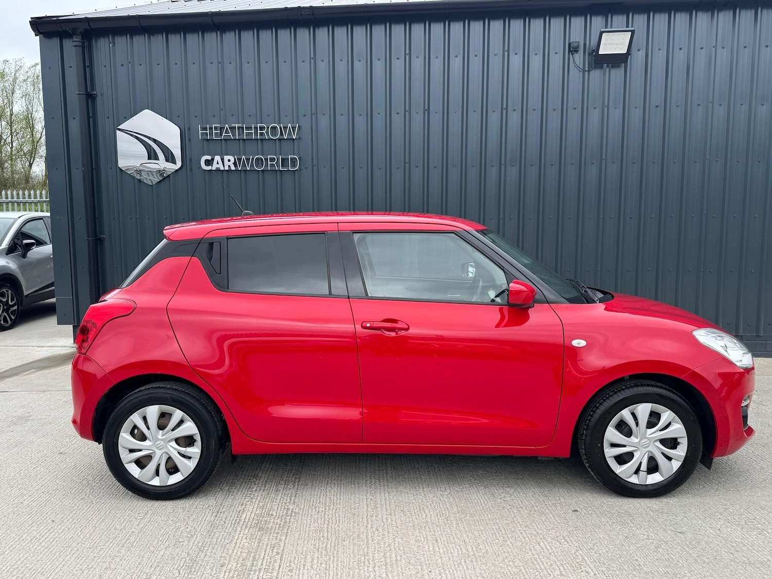 Used Suzuki Swift for sale - 78128176: Photo 2