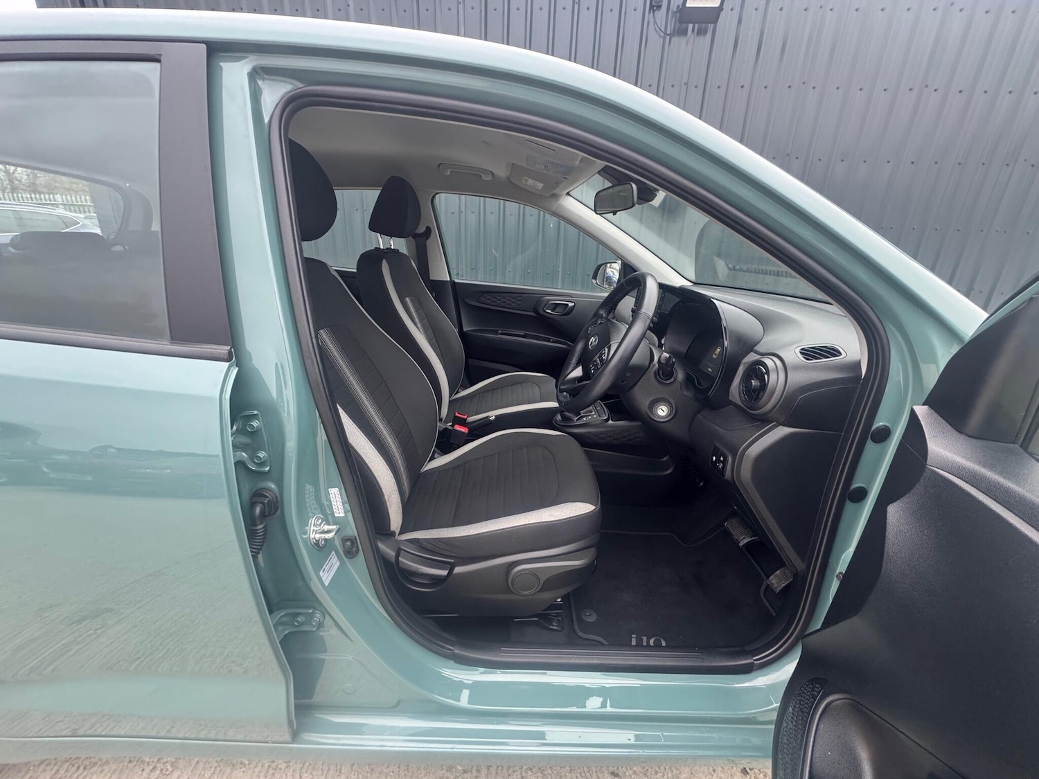 Used Hyundai i10 for sale - 77882358: Photo 20