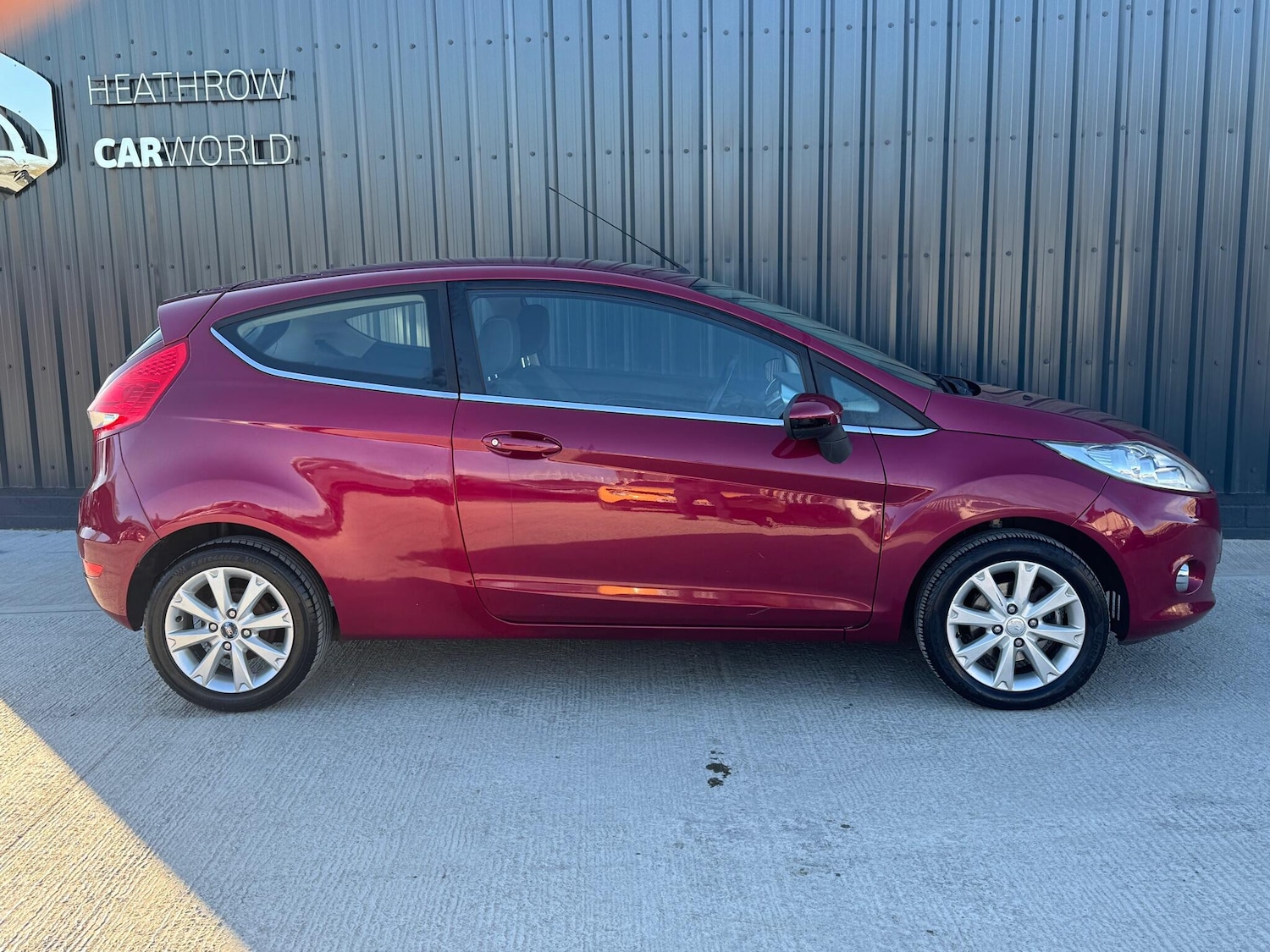 Used Ford Fiesta 2010 for sale - 78157559: Photo 2