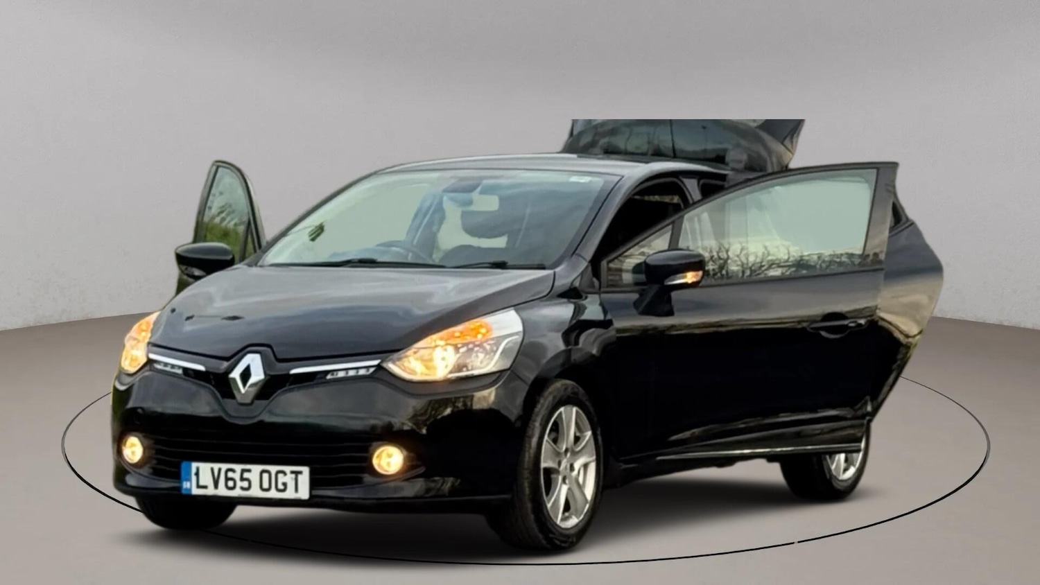 Used Renault Clio 2015 for sale - 76765598: Photo 11