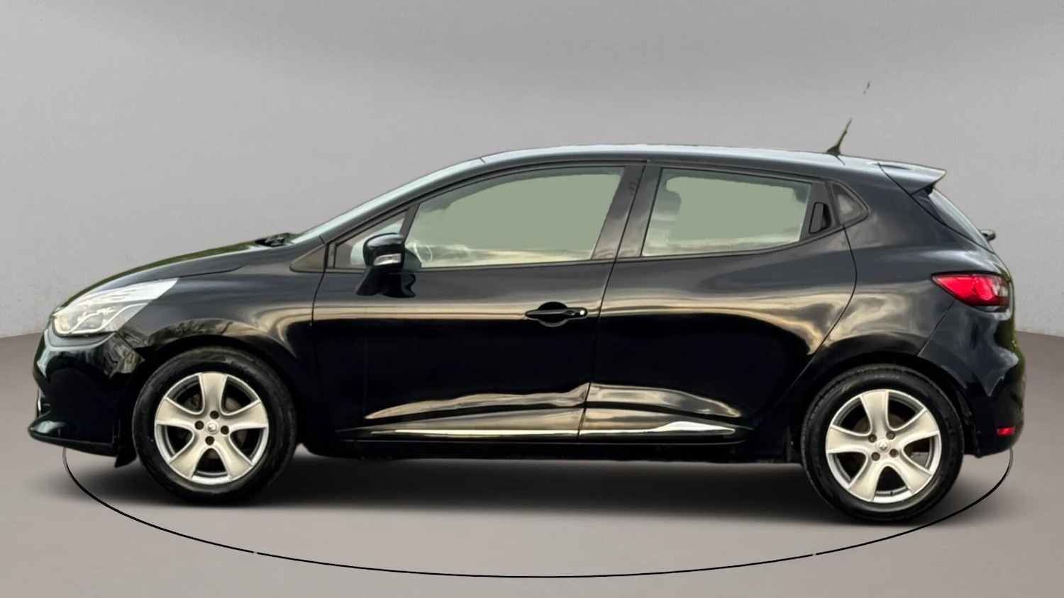 Used Renault Clio 2015 for sale - 76765598: Photo 13