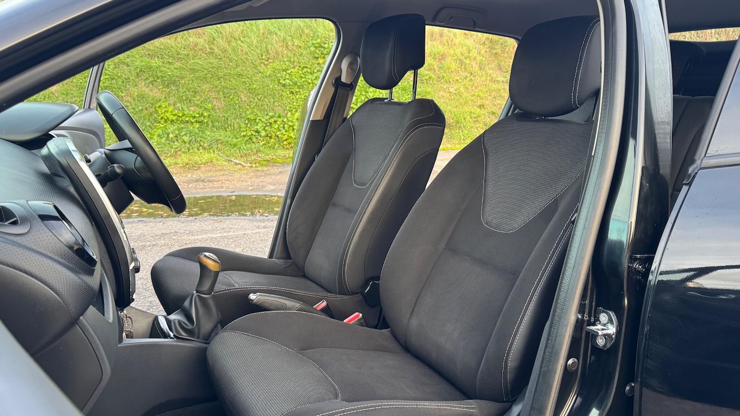 Used Renault Clio 2015 for sale - 76765598: Photo 31