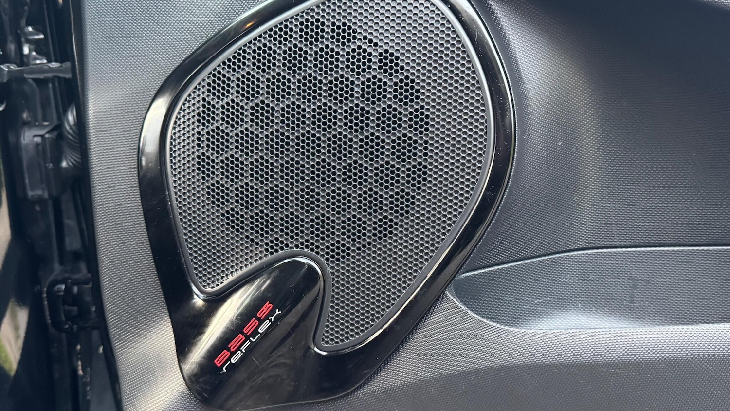 Used Renault Clio 2015 for sale - 76765598: Photo 32