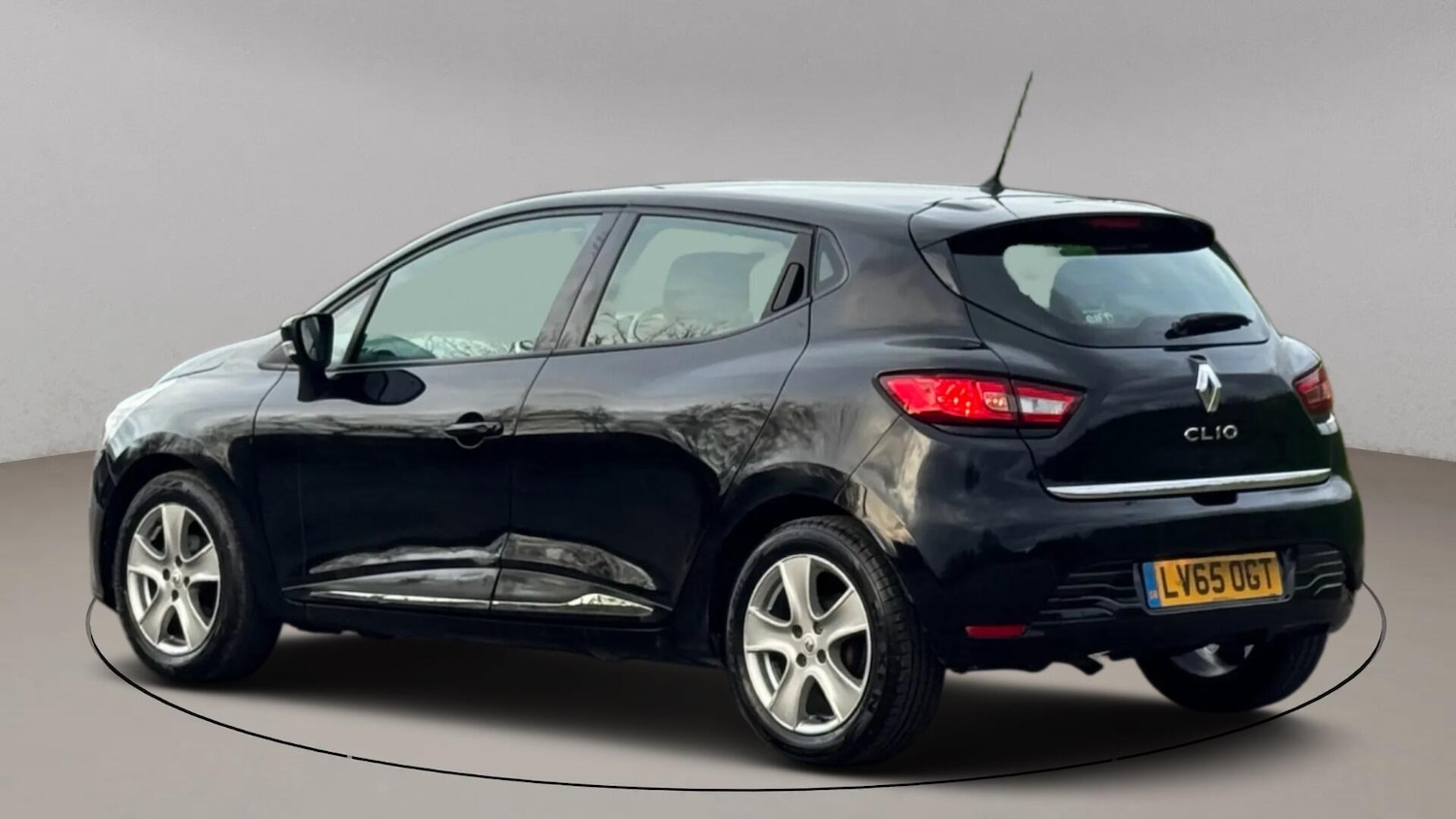 Used Renault Clio 2015 for sale - 76765598: Photo 5