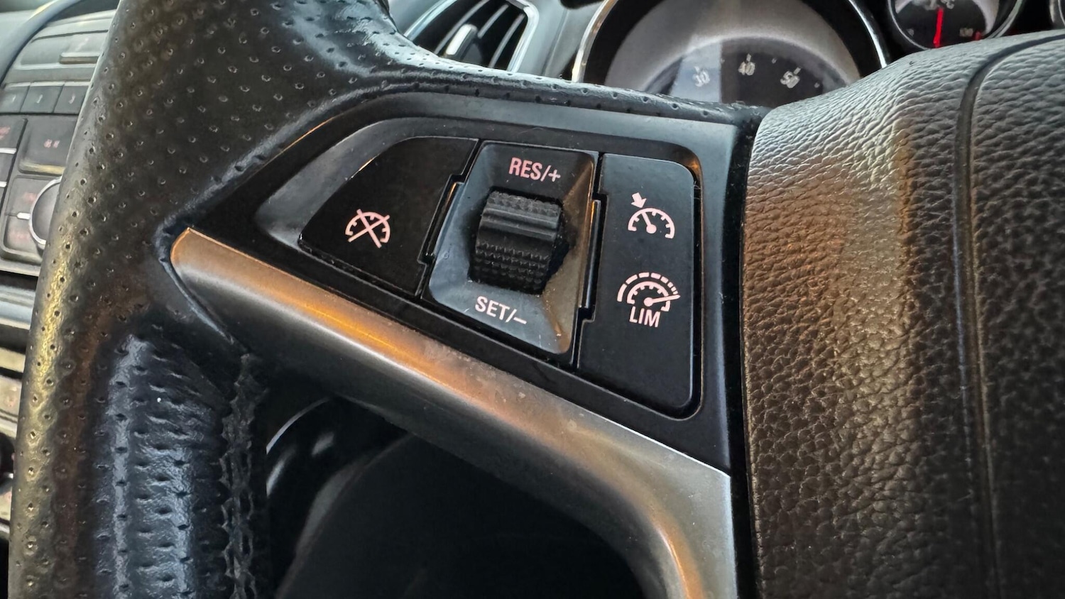 Used Vauxhall Zafira 2016 for sale - 77255059: Photo 31