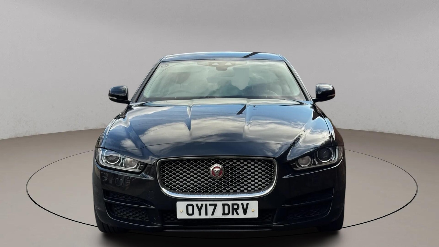 Used Jaguar XE 2017 for sale - 77396301: Photo 3