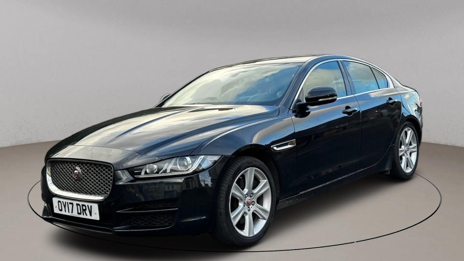 Used Jaguar XE 2017 for sale - 77396301: Photo 5