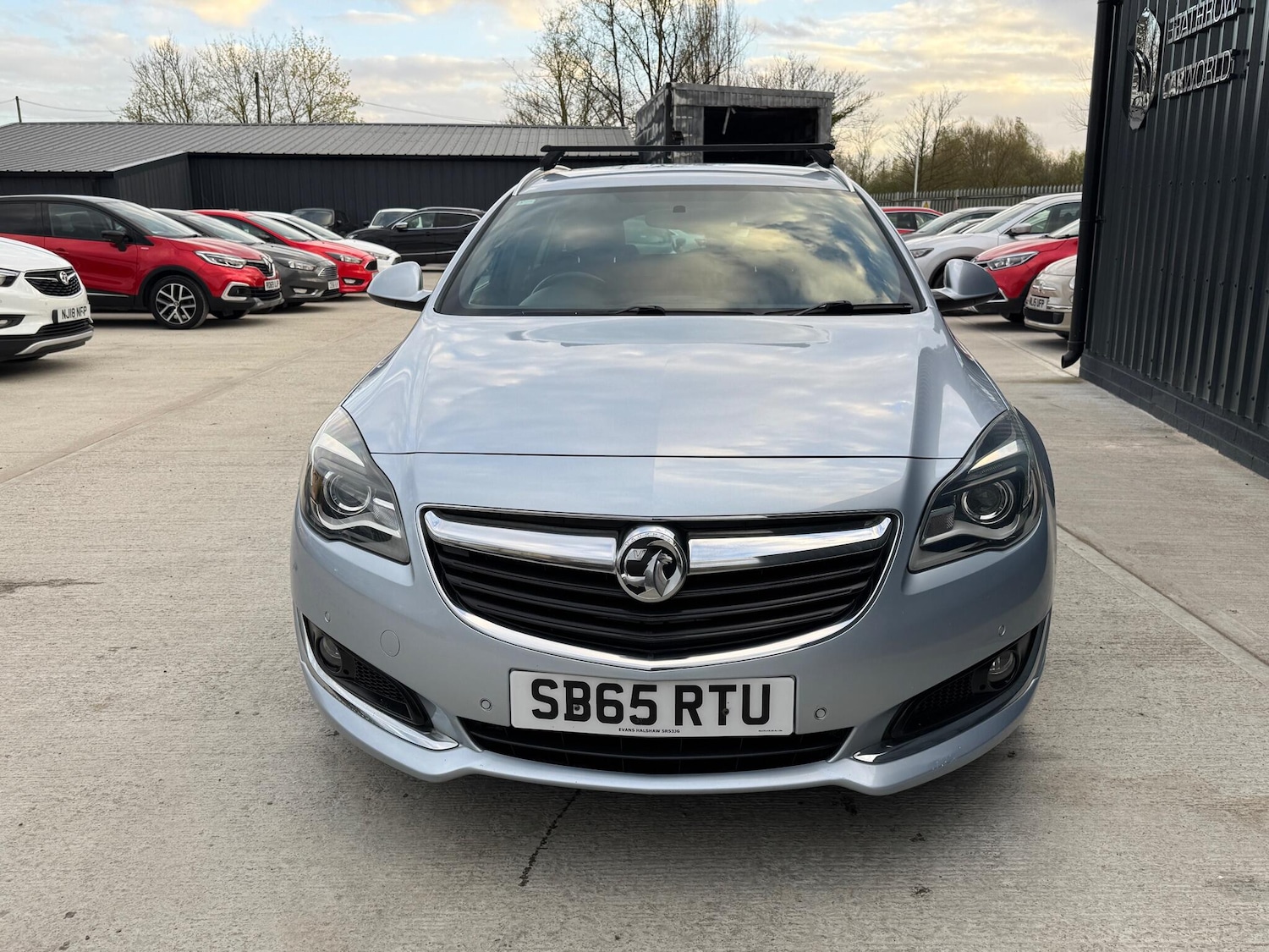 Used Vauxhall Insignia 2015 for sale - 78086324: Photo 2