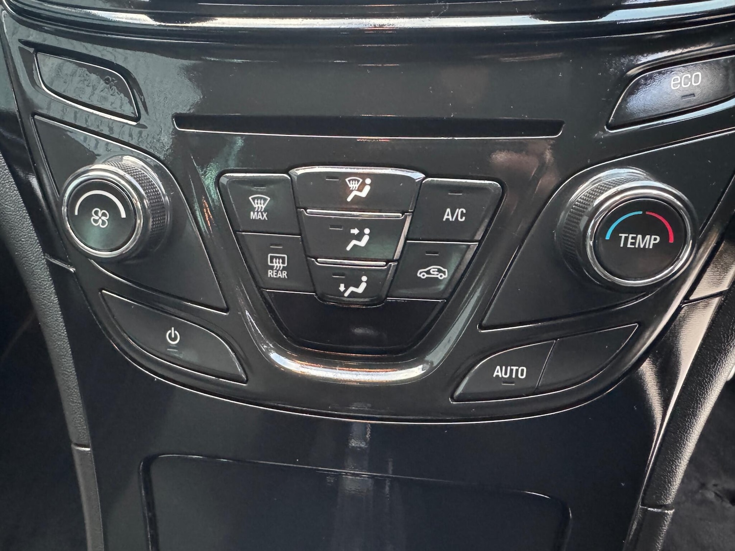 Used Vauxhall Insignia 2015 for sale - 78086324: Photo 30