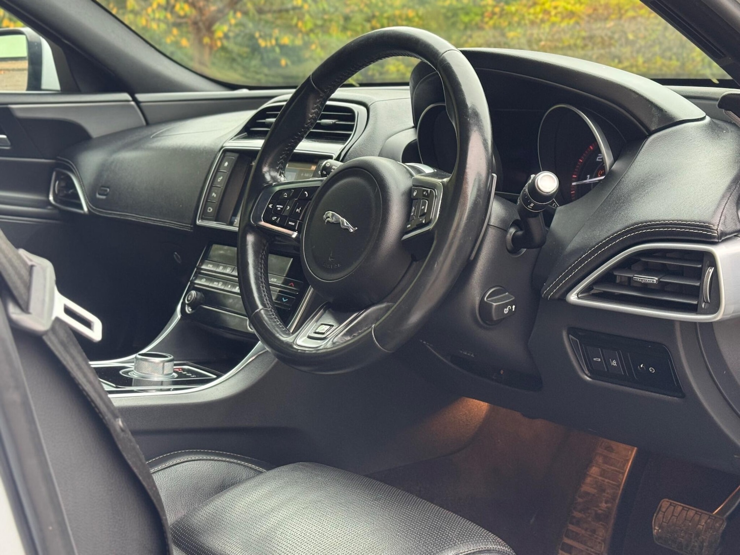 Used Jaguar XE 2016 for sale - 76997234: Photo 32