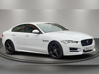 Used Jaguar XE 2016 for sale - 76997234: Photo