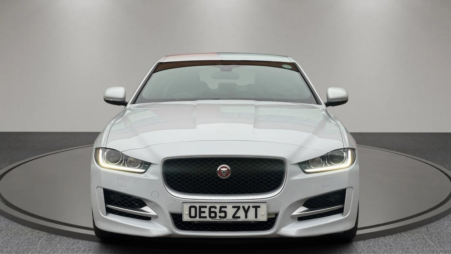 Used Jaguar XE 2016 for sale - 76997234: Photo 4