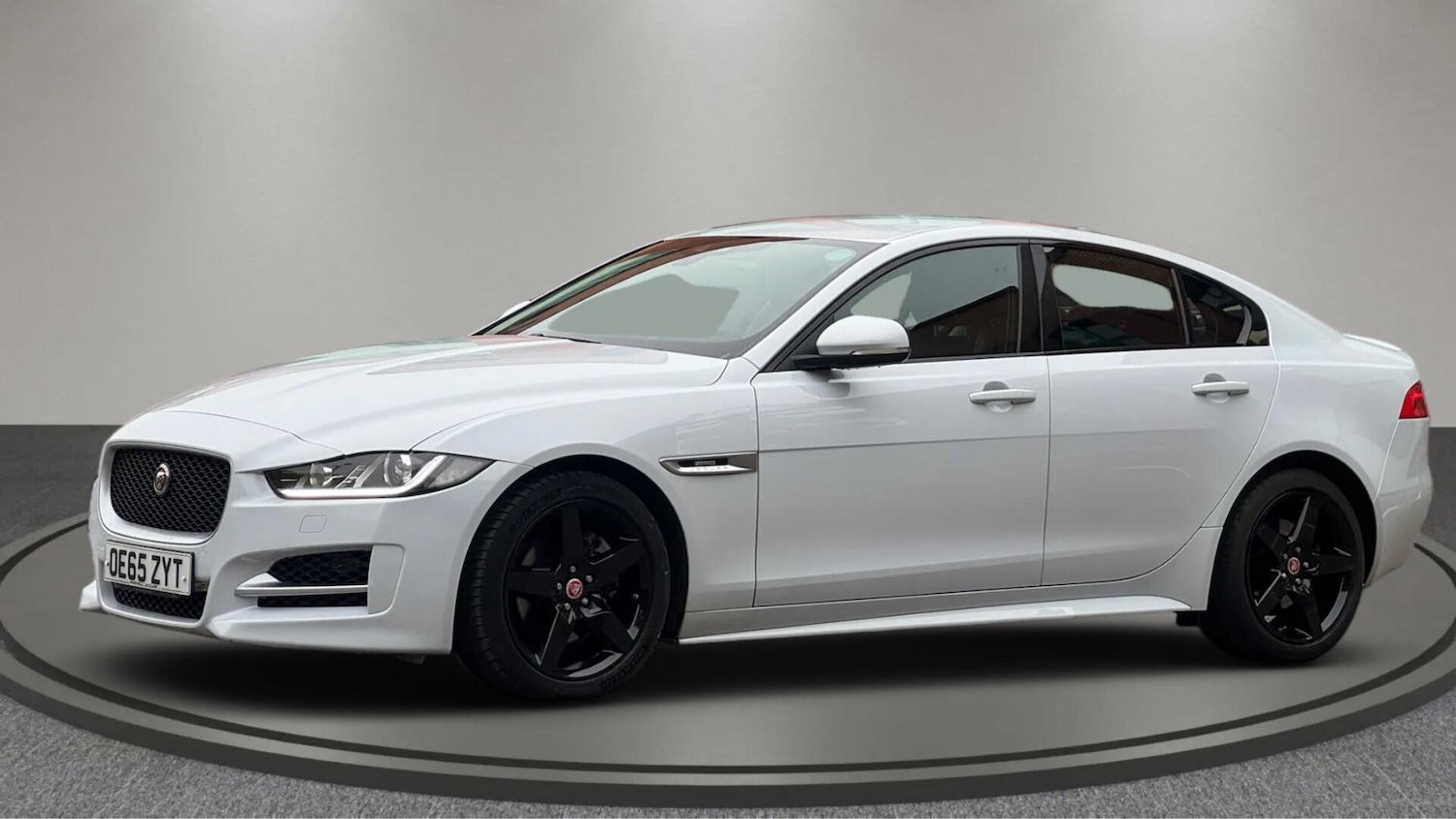 Used Jaguar XE 2016 for sale - 76997234: Photo 6