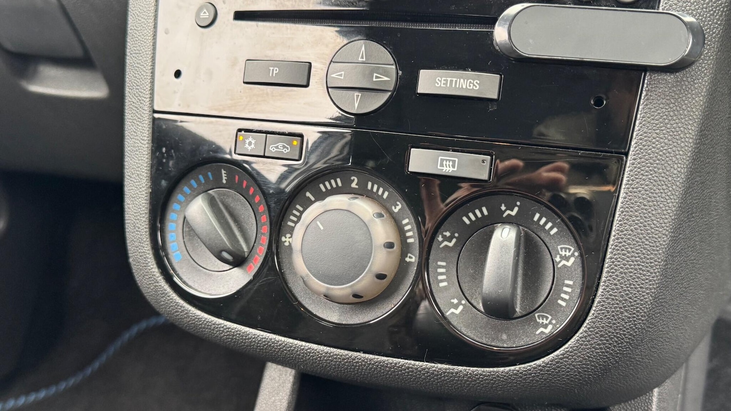 Used Vauxhall Corsa for sale - 76997515: Photo 40