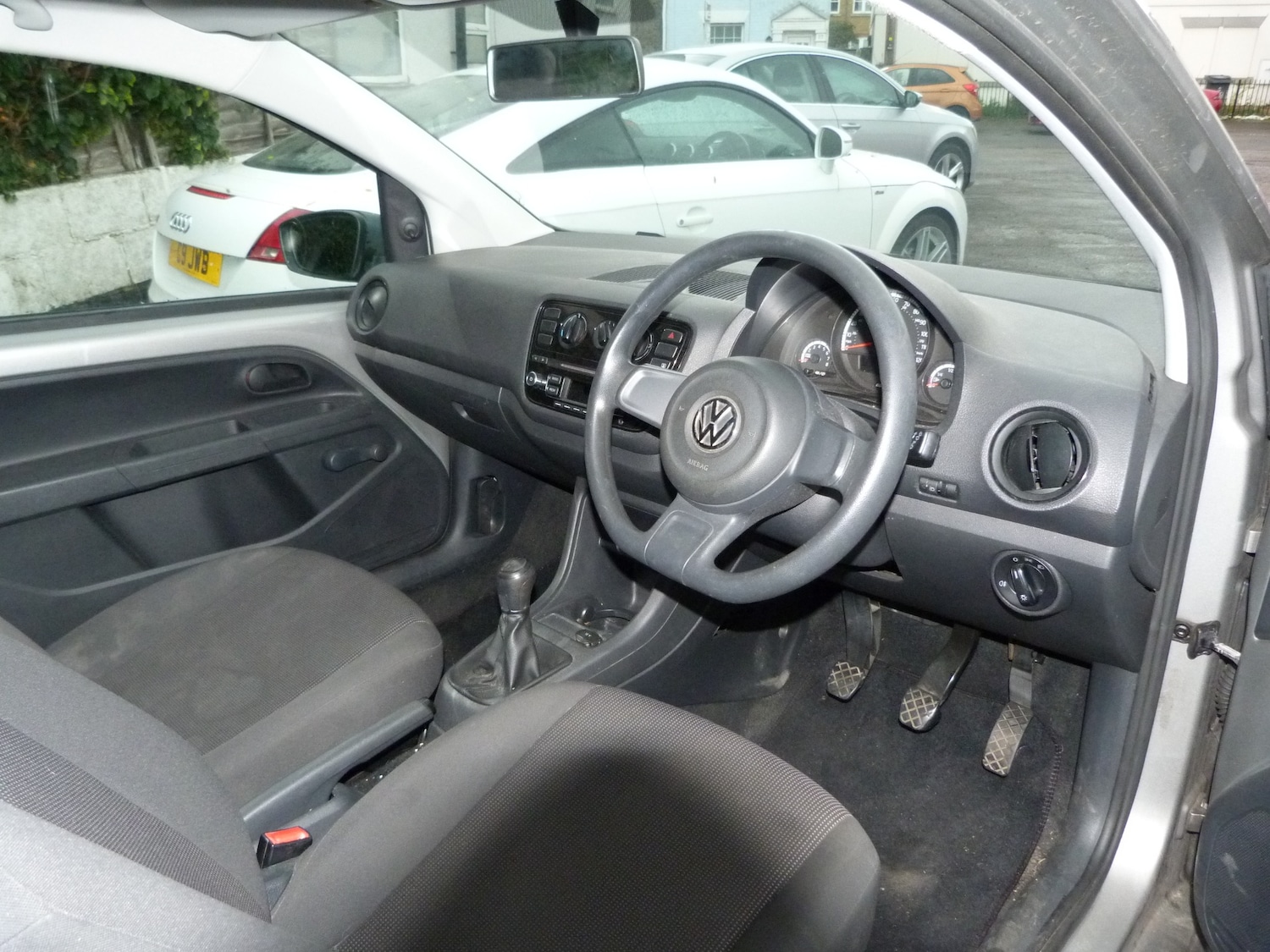 Used Volkswagen up! 2014 for sale - 76578191: Photo 11