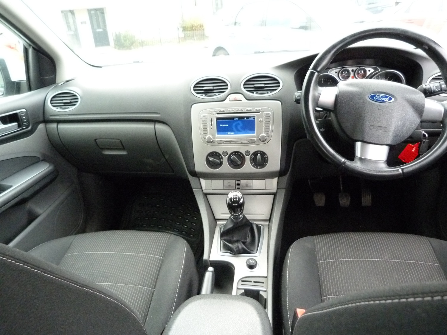 Used Ford Focus 2010 for sale - 76504748: Photo 11