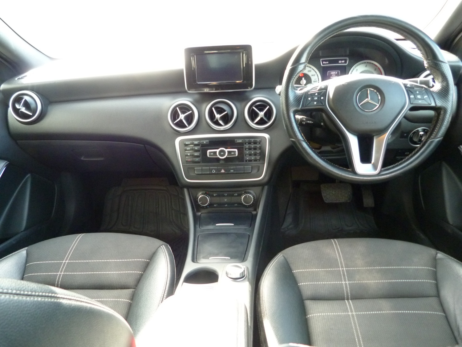 Used Mercedes-Benz A-Class 2015 for sale - 77917331: Photo 8