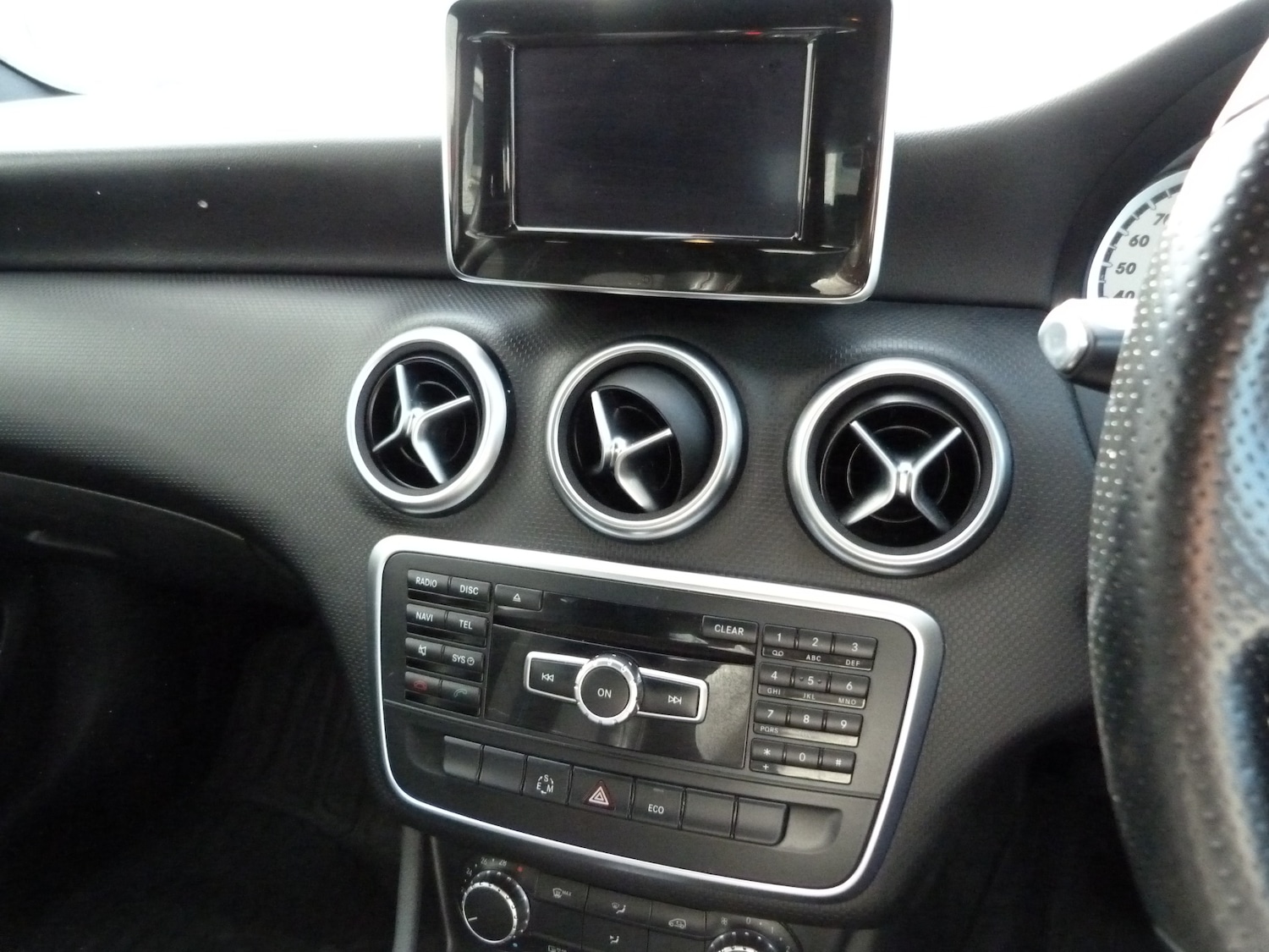 Used Mercedes-Benz A-Class 2015 for sale - 77917331: Photo 9