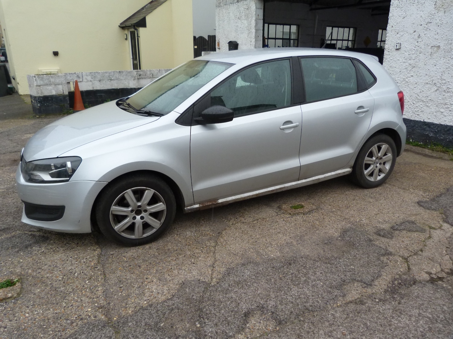 Used Volkswagen Polo 2010 for sale - 77776403: Photo 6