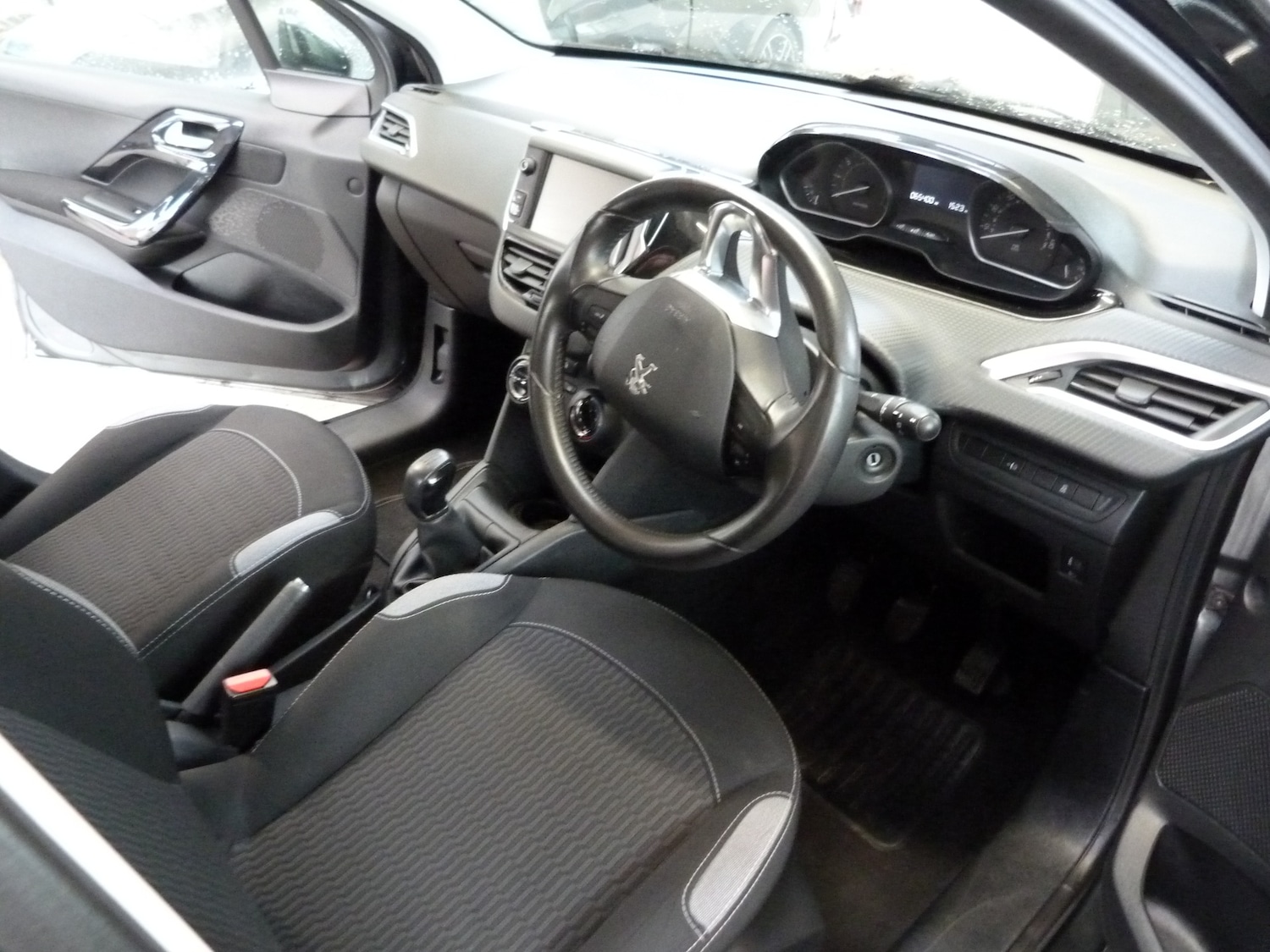 Used Peugeot 208 2016 for sale - 76450194: Photo 10