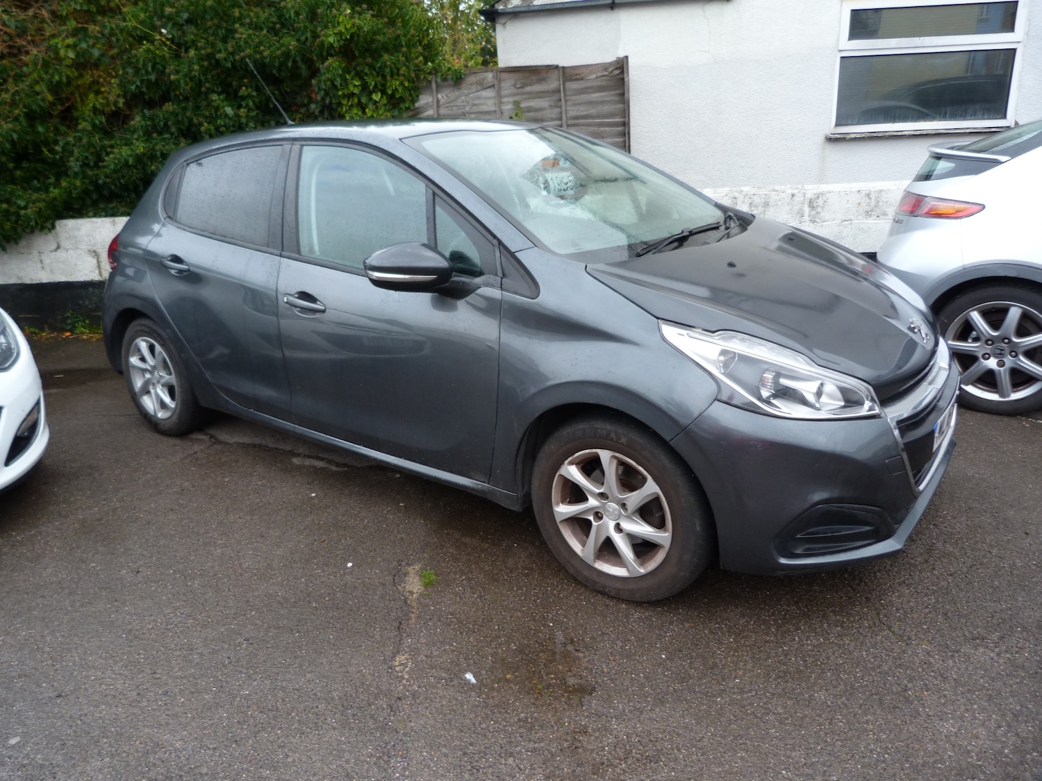 Used Peugeot 208 2016 for sale - 76450194: Photo 2