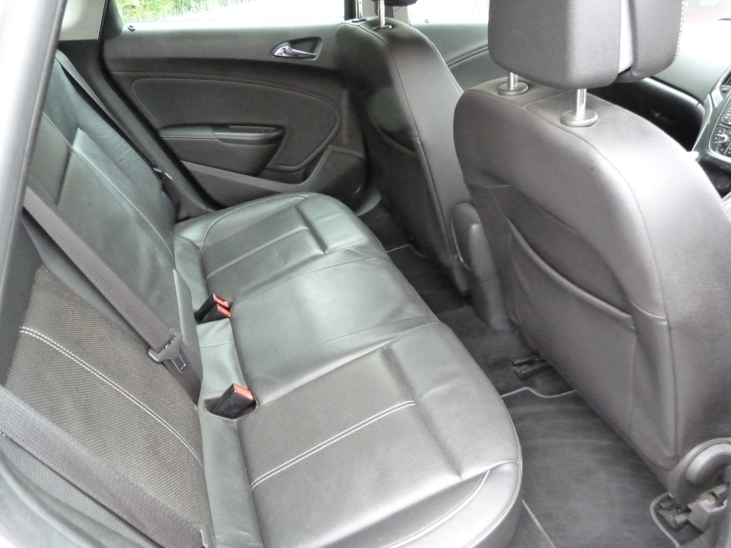 Used Vauxhall Astra 2013 for sale - 76450011: Photo 8