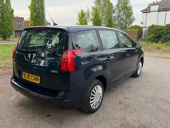 Used Peugeot 5008 2010 for sale - 78438840: Photo