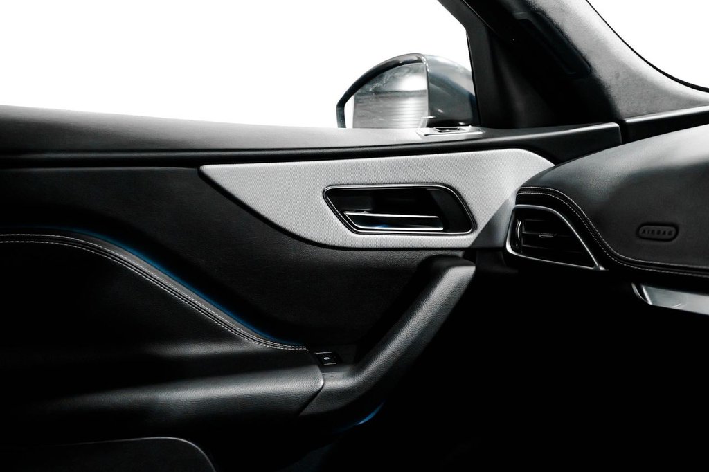 Used Jaguar F-Pace 2019 for sale - 76527257: Photo 33