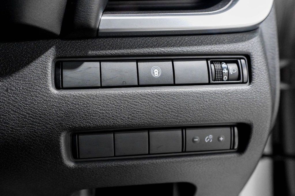 Used Nissan X-Trail 2023 for sale - 76724688: Photo 32