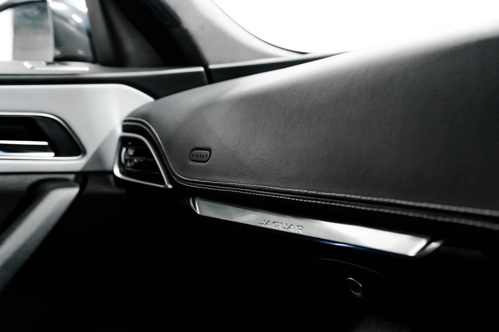 Used Jaguar F-Pace 2019 for sale - 76416982: Photo 32