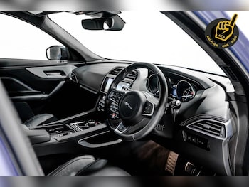 Used Jaguar F-Pace 2019 for sale - 76416982: Photo