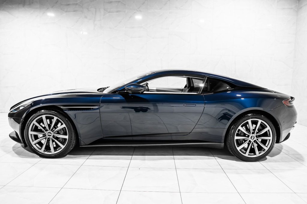 Used Aston Martin DB11 2017 for sale - 77884952: Photo 15
