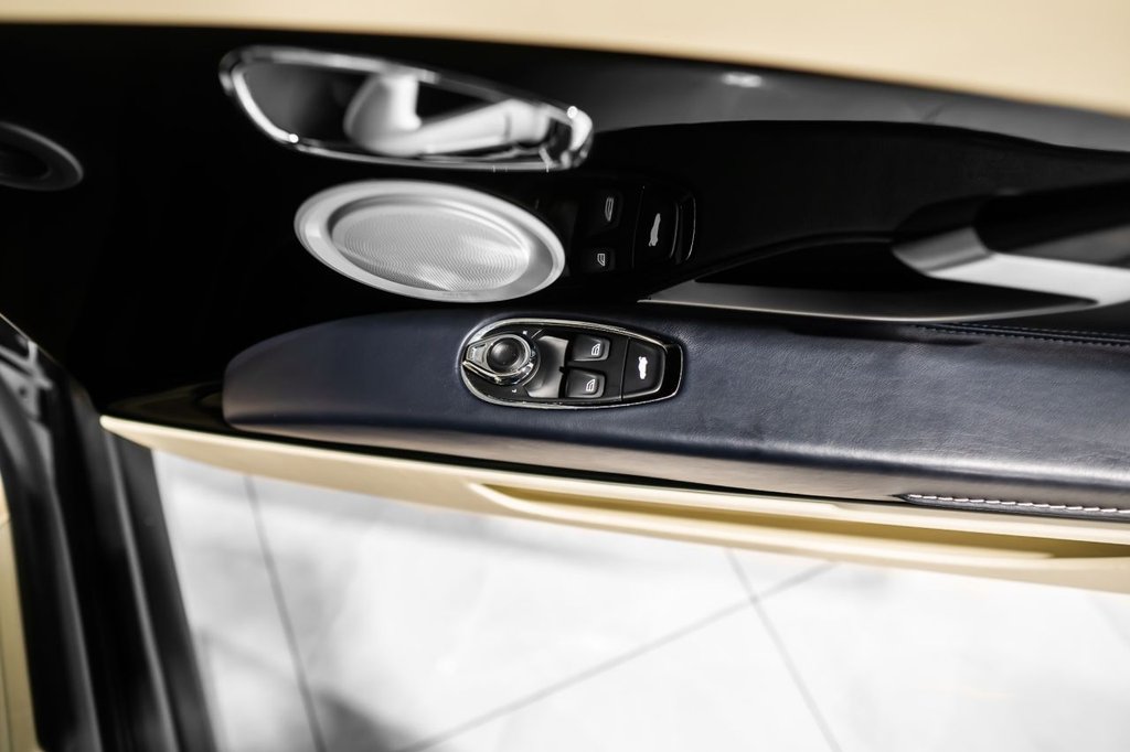 Used Aston Martin DB11 2017 for sale - 77884952: Photo 27