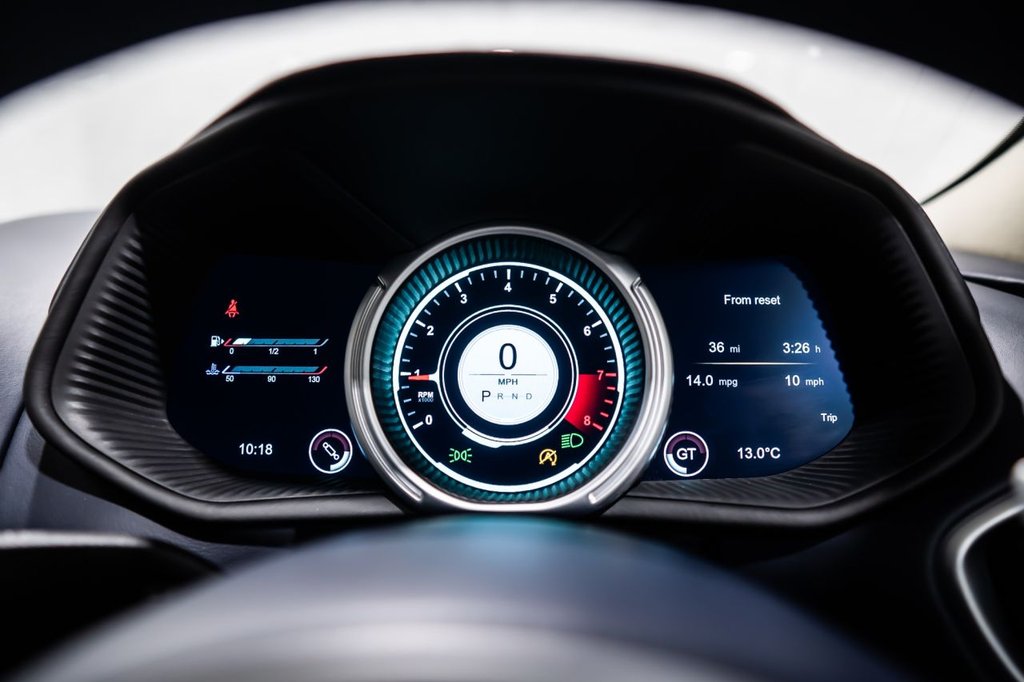 Used Aston Martin DB11 2017 for sale - 77884952: Photo 31