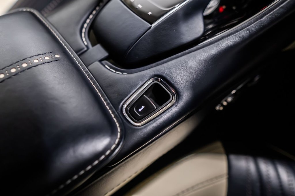 Used Aston Martin DB11 2017 for sale - 77884952: Photo 42