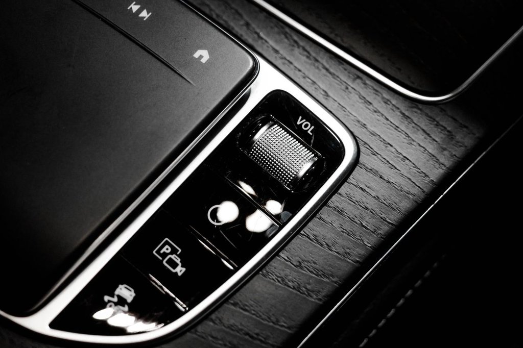 Used Mercedes-Benz GLC 2020 for sale - 76417015: Photo 30