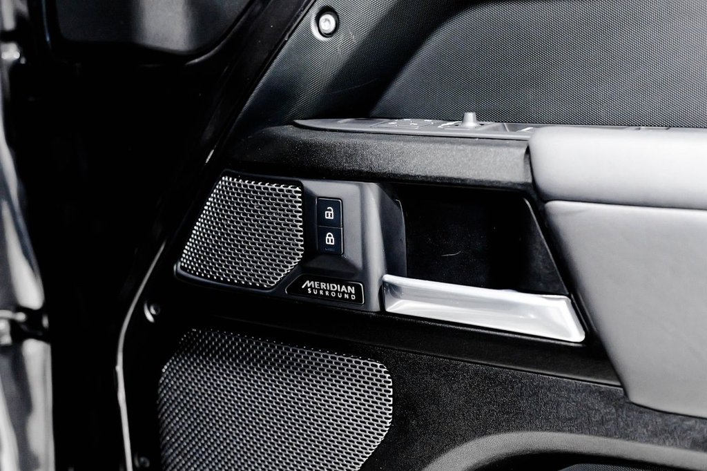 Used Land Rover Defender 2023 for sale - 76417095: Photo 25