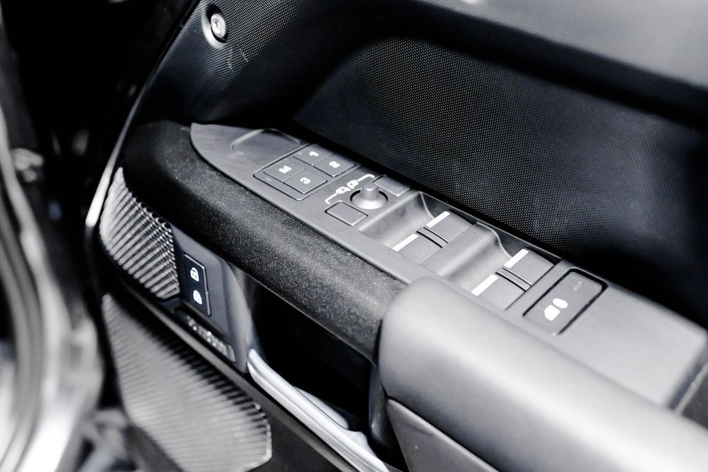 Used Land Rover Defender 2023 for sale - 76417095: Photo 27