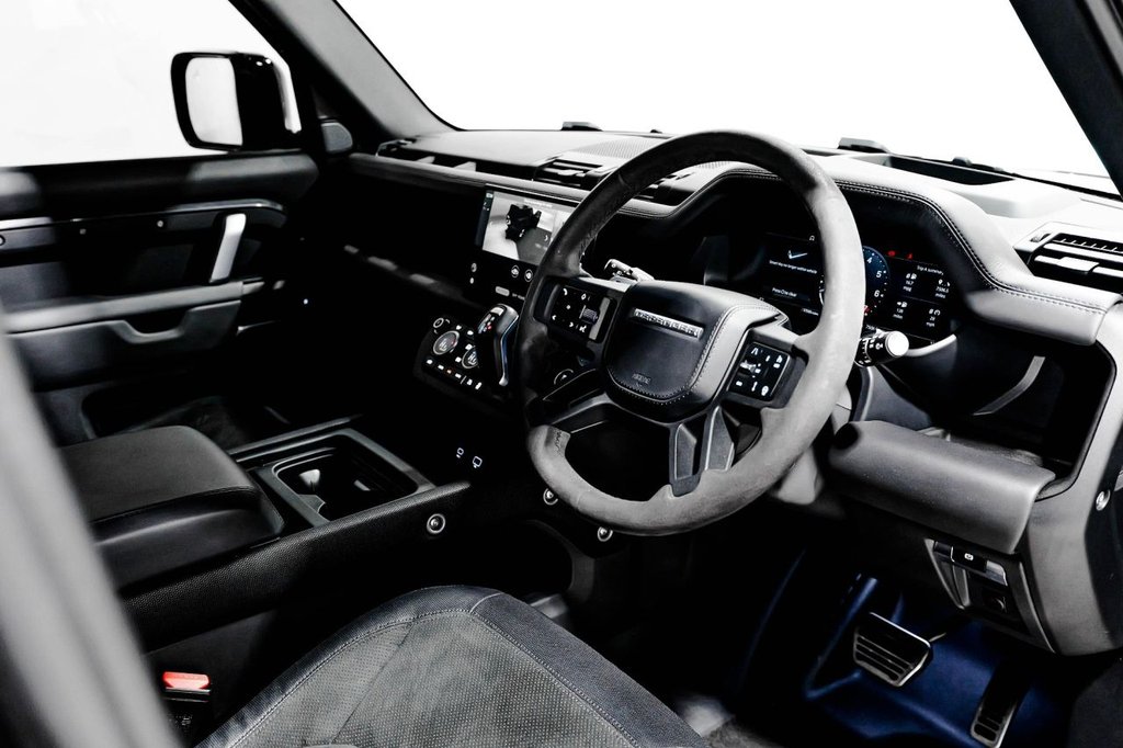 Used Land Rover Defender 2023 for sale - 76417095: Photo 29