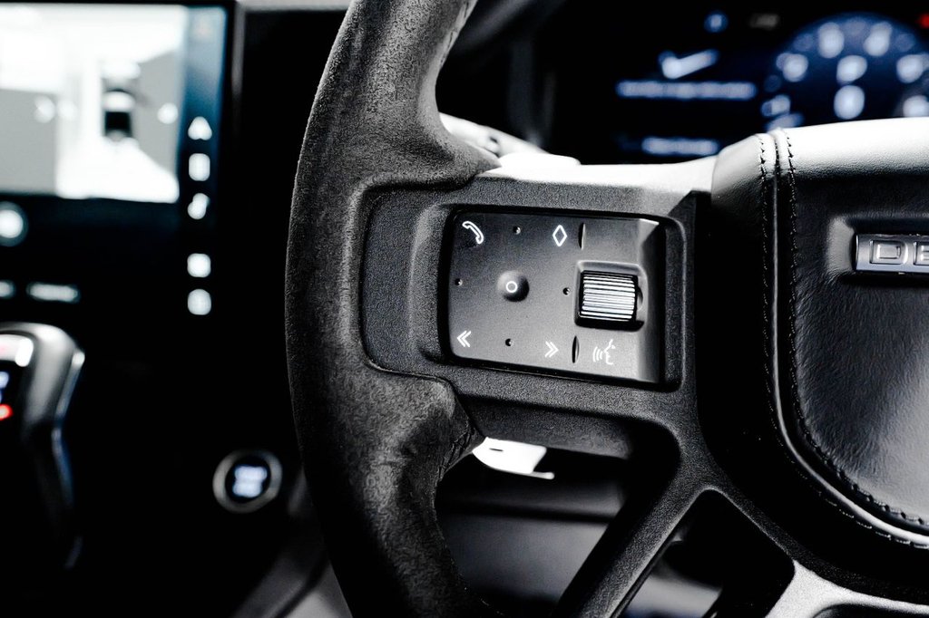 Used Land Rover Defender 2023 for sale - 76417095: Photo 30