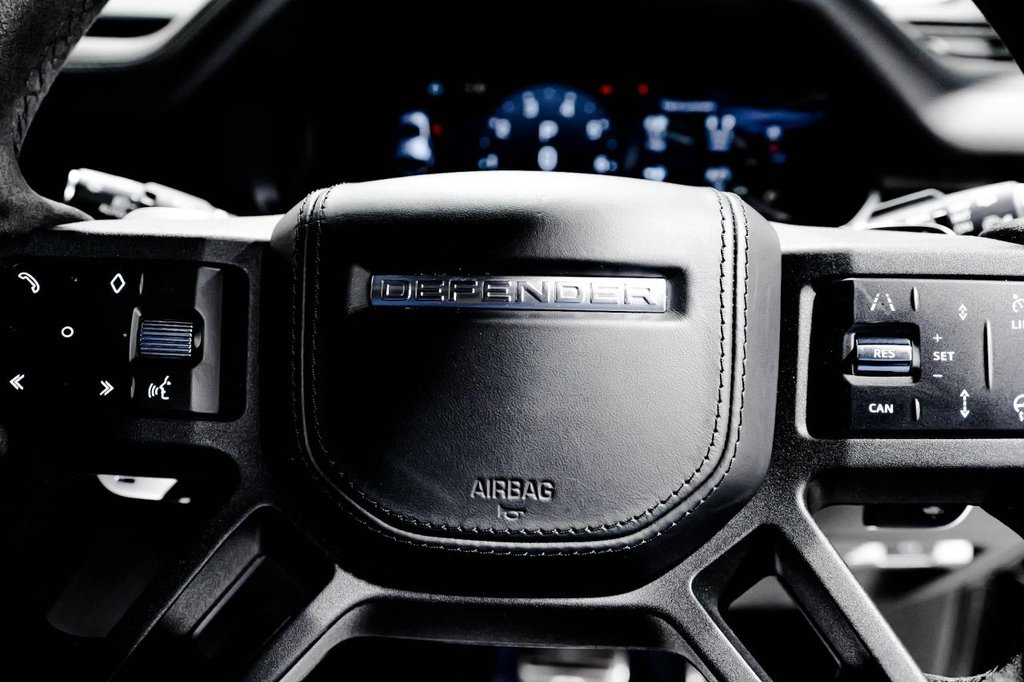 Used Land Rover Defender 2023 for sale - 76417095: Photo 31