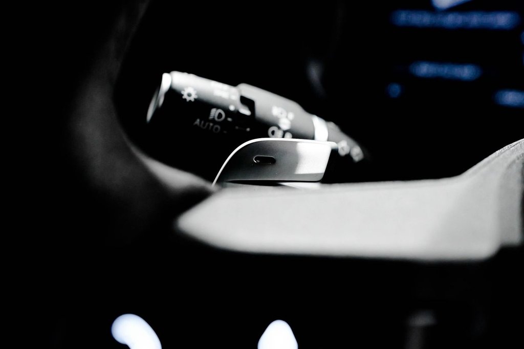 Used Land Rover Defender 2023 for sale - 76417095: Photo 39