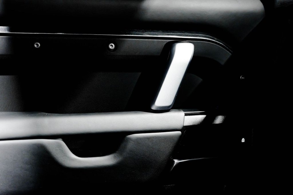 Used Land Rover Defender 2023 for sale - 76417095: Photo 46