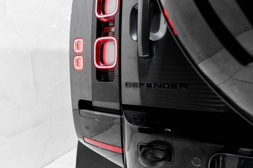 Used Land Rover Defender 2023 for sale - 76417095: Photo 7